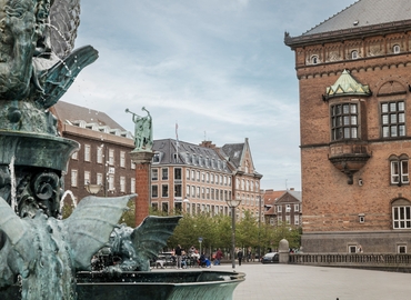 Office Regnbuepladsen 5 1550 Copenhagen V