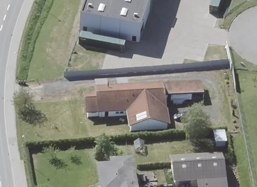 Lager / produktion Cedervej 4+7A 8462 Harlev J