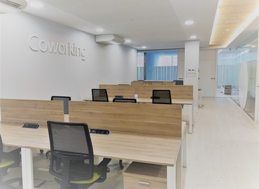 Parque empresarial disponible para alquilar en Mataró 200 m², Ronda President Irla 28 - 0 | MatchOffice