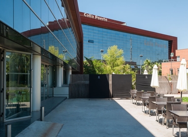 Parque empresarial disponible para alquilar en Sevilla 2500 m², Carretera de la Exclusa nº 11 - 7 | MatchOffice.es