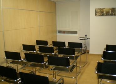 Micentro de negocio en alquiler en Castelló 25 m², Calle Poeta Verdaguer 1  - 14 | MatchOffice