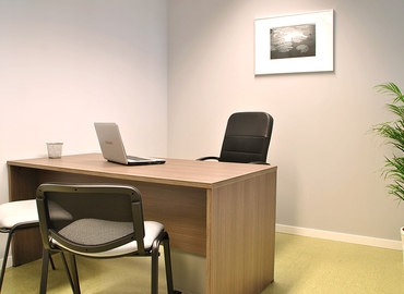 Parque empresarial en alquiler en Madrid Centro 25 m², Plaza de Emilio Jimenez Milas Nº2 1ºC - 12 | MatchOffice