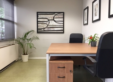 Centros de oficinas en alquiler en Madrid Centro 25 m², Plaza de Emilio Jimenez Milas Nº2 1ºC - 14 | MatchOffice