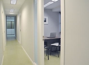 Centros de negocio disponible para alquilar en Madrid Centro 25 m², Plaza de Emilio Jimenez Milas Nº2 1ºC - 25 | MatchOffice.es