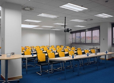 Elija sala de conferencias acogedora en Madrid Centro 500 m², Ribera del Loira 46 - 5 | MatchOffice