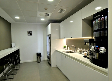 Centros de negocio disponible para alquilar en Madrid Centro 45 m², Camino Fuente de la Mora 9 - 5 | MatchOffice.es