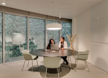 100 m² Meeting room in Madrid Centro, Paseo de la Castellana 200 (28046) - 1 | MatchOffice.com