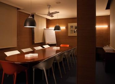 Reserve sala de conferencias en Bilbao 16 m², Venezuela Plaza 1 - 5 | MatchOffice.es