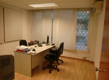 Rent a 20 m² Conference space in Barcelona, Calle de Balm 440 (08022) - 1 | MatchOffice.com