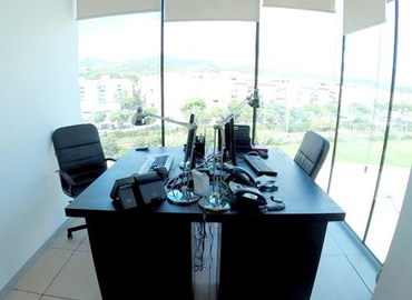 Choose a 39 m² Conference space in Barcelona, Passeig del Ferrocarril 337 (08860) - 1 | MatchOffice.com