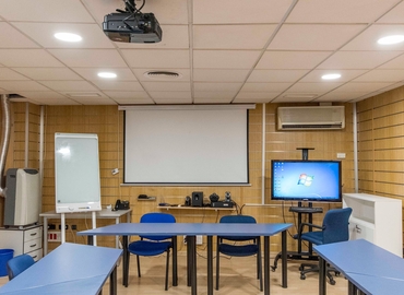 Reserve sala de reuniones en La Coruña City Center 50 m², Praza das Atochas 10 - 9 | MatchOffice