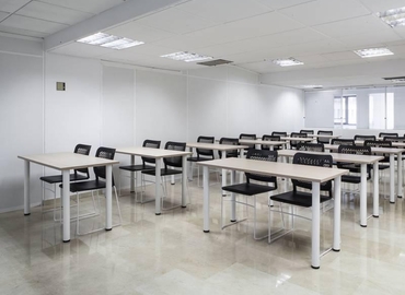 Rent a 38 m² Conference hall in Valencia, Calle Guillem de Castro 9 (46007) - 3 | MatchOffice