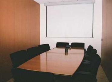 Alquile sala de juntas en Madrid Centro 40 m², Calle Isabel Colbrand 6 - 2 | MatchOffice