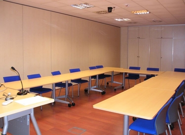 Choose a 50 m² Conference hall in Zaragoza, Calle Bari 57 (50197) - 2 | MatchOffice