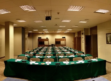 Rent a 30 m² Conference space in Madrid Centro, Cl. Leganitos 15-17 (28013) - 1 | MatchOffice