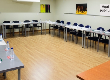 Book a 19 m² Conference hall in Astorga, Plaza Obispo Alcolea3 (24700) - 8 | MatchOffice
