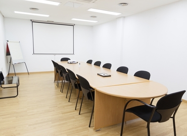 33 m² Conference center in Madrid Centro, Avenida de Madrid 48 (28802) - 0 | MatchOffice.com