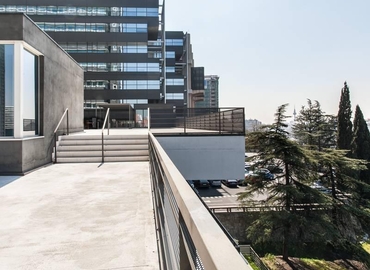 Explore oficinas de coworking en Madrid Centro 75 m², Calle de Martinez Villergas 49 - 11 | MatchOffice