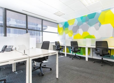Alquile oficinas compartidas en Madrid Centro 75 m², Calle de Martinez Villergas 49 - 0 | MatchOffice.es