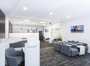 Explore coworking en Madrid Centro 75 m², Calle de Martinez Villergas 49 - 7 | MatchOffice.es