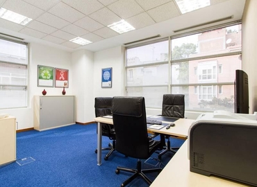 Alquile oficinas compartidas en Madrid Centro 300 m², Calle López de Hoyos 35 - 1ª - 5 | MatchOffice