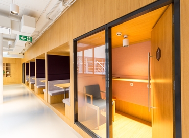 Explore oficinas de coworking en Barcelona 70 m², Carrer de Pallars 193 - 6 | MatchOffice.es