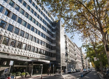 Alquile oficinas temporales en Madrid Centro 120 m², Paseo de la Castellana 18 - 11 | MatchOffice