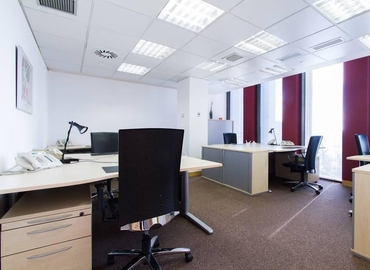 Explore coworking en Madrid Centro 70 m², Paseo de Castellana 141 - 2 | MatchOffice