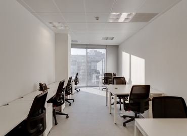 Observe oficinas de coworking en Madrid Centro 70 m², Paseo de la Castellana 200 - 0 | MatchOffice