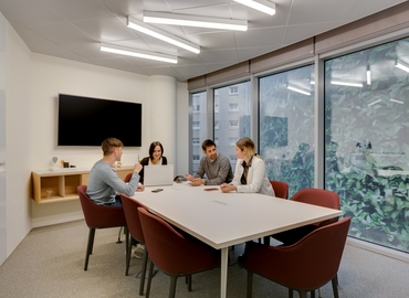 Alquile oficinas de coworking en Madrid Centro 70 m², Paseo de la Castellana 200 - 8 | MatchOffice.es