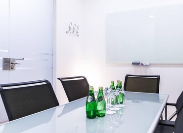 Alquile oficinas de coworking en Madrid Centro 70 m², Pinar 5 - 8 | MatchOffice