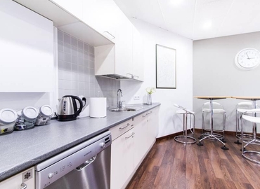 Alquile oficinas compartidas en Madrid Centro 70 m², Pinar 5 - 15 | MatchOffice