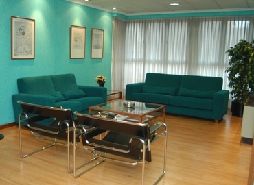 Explore oficinas temporales en València 46 m², Avda. Pérez Galdos - 4 | MatchOffice.es