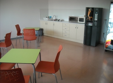 Explore oficinas compartidas en Martorell 130 m², Avenida Comte de Llobregat 4 - 6 | MatchOffice