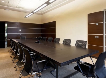 Alquile oficinas de coworking en Madrid Centro 678 m², Calle Bahía de Pollensa 5 - 5 | MatchOffice.es