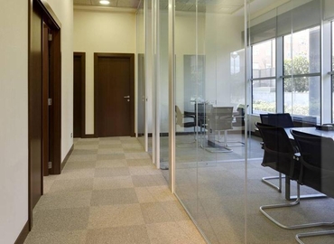 Alquile oficinas temporales en Madrid Centro 678 m², Calle Bahía de Pollensa 5 - 10 | MatchOffice.es