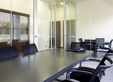 Explore coworking en Madrid Centro 678 m², Calle Bahía de Pollensa 5 - 11 | MatchOffice.es