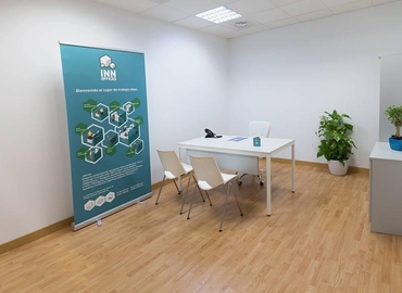 Explore oficinas temporales en Sevilla 30 m², Calle Brújula 4 - 3 | MatchOffice.es