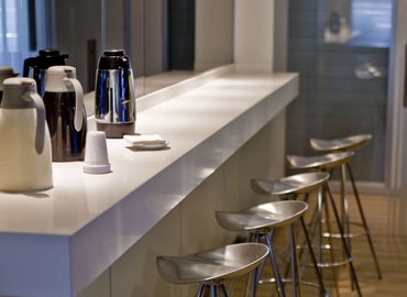 Explore oficinas compartidas en Madrid Centro 78 m², Calle Capitán Haya 1 - 14 | MatchOffice