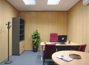 Alquile coworking en Marbella 70 m², Urbana La Alzambra - 1 | MatchOffice.es