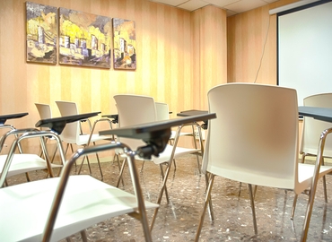 Alquile oficinas compartidas en Barcelona 48 m², Travessera de Gràcia 56 - 10 | MatchOffice