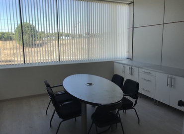 Alquile oficinas de coworking en Tres Cantos 35 m², Ronda de Poniente - 9 | MatchOffice.es