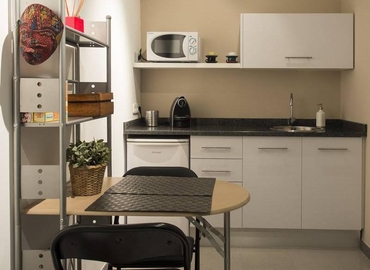 Alquile coworking en Viladecans 45 m², Calle Eslida - 5 | MatchOffice.es
