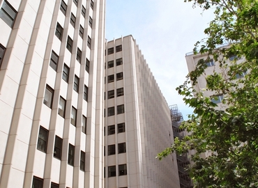 Alquile oficinas de coworking en Madrid Centro 25 m², Plaza de Emilio Jimenez Milas Nº2 1ºC - 28 | MatchOffice.es