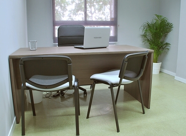 Explore oficinas de coworking en Madrid Centro 25 m², Plaza de Emilio Jimenez Milas Nº2 1ºC - 2 | MatchOffice