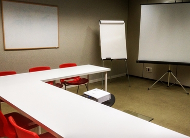 Explore coworking en Madrid Centro 25 m², Plaza de Emilio Jimenez Milas Nº2 1ºC - 22 | MatchOffice.es