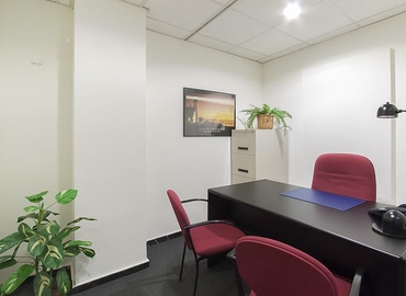 Explore oficinas de coworking en Barcelona 28 m², Pau Claris 162 4º 1ª - 7 | MatchOffice.es