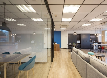 Explore oficinas temporales en Vizcaya 180 m², Paseo de Landabarri 1 - 15 | MatchOffice