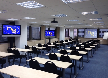 Explore oficinas compartidas en Madrid Centro 50 m², Paseo de la Castellana 135 - 2 | MatchOffice