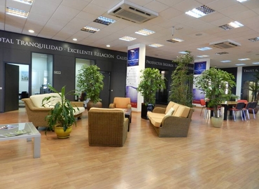 Alquile oficinas de coworking en Marbella 50 m², Autovía del Mediterráneo - 18 | MatchOffice.es